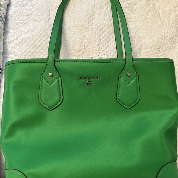 Green Michael Kors Eva NWT - Picture 3 of 3